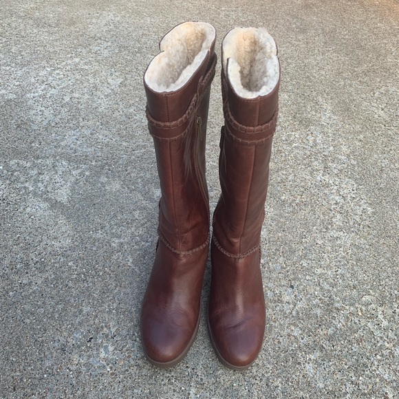 UGG Maxene Brown Sheepskin Boots Size 7 - Picture 3 of 8